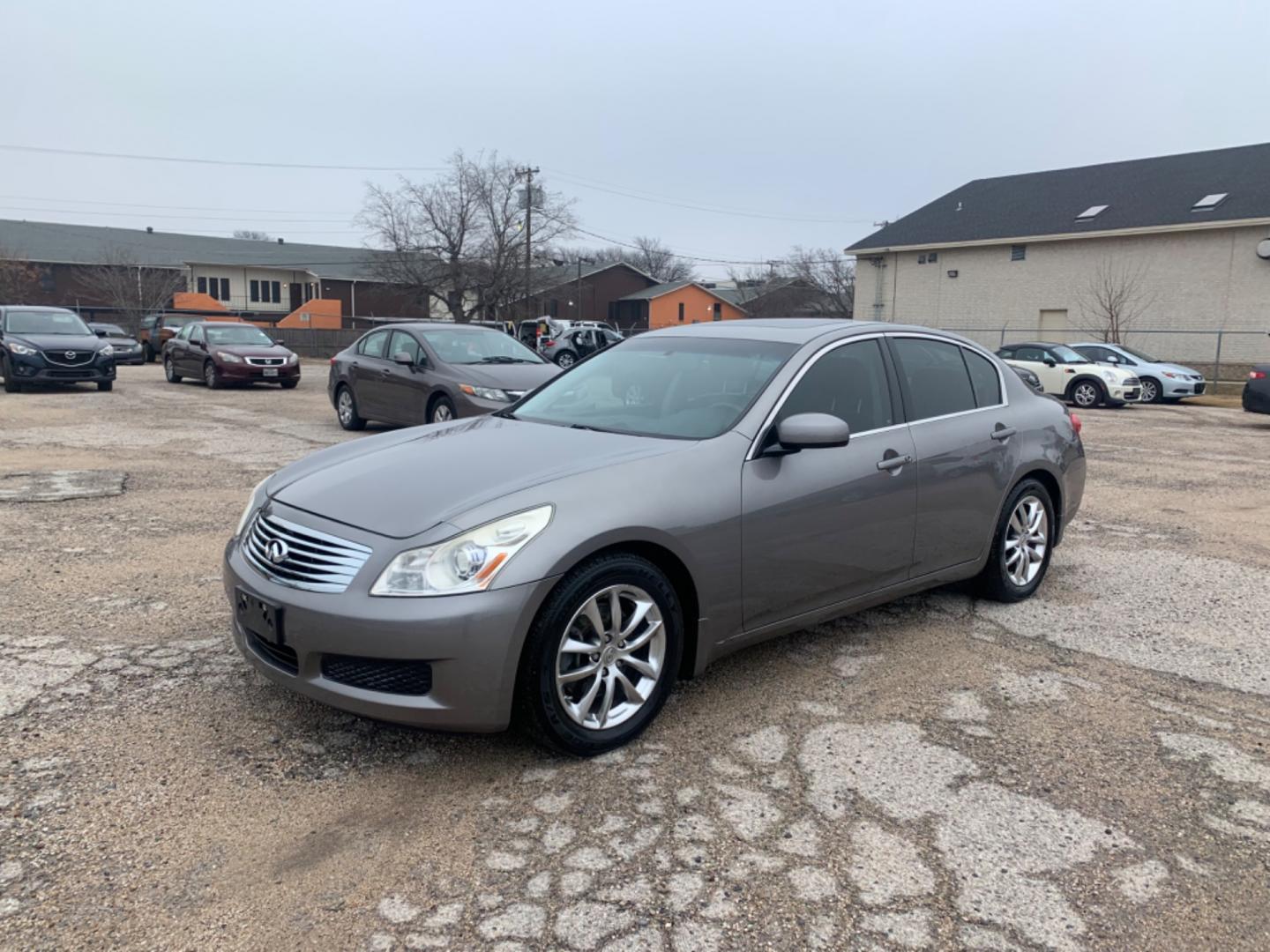 2008 Gray /Black Infiniti G35 Base (JNKBV61E28M) with an 3.5L V6 DOHC 24V engine, Automatic transmission, located at 1830 North Belt Line Road, Irving, TX, 75061, (469) 524-0199, 32.834373, -96.993584 - Photo#2